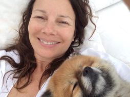 La imagen fue tomada mientras Fran se recuperaba de una enfermedad y junto a su mascota. TWITTER / @frandrescher