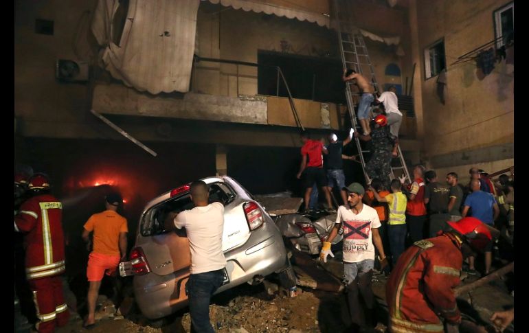 Varias personas resultaron heridas, y habitantes de edificios cercanos debieron ser evacuados. AP/B. Hussein