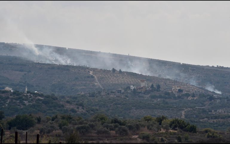 La tensa frontera de Israel y Líbano, que están técnicamente en guerra, se crisparon aún más después de que el movimiento islamista Hamás, sorprendiera a Israel el sábado pasado con un ataque sin precedentes por tierra, mar y aire. EFE / W. Hamzeh