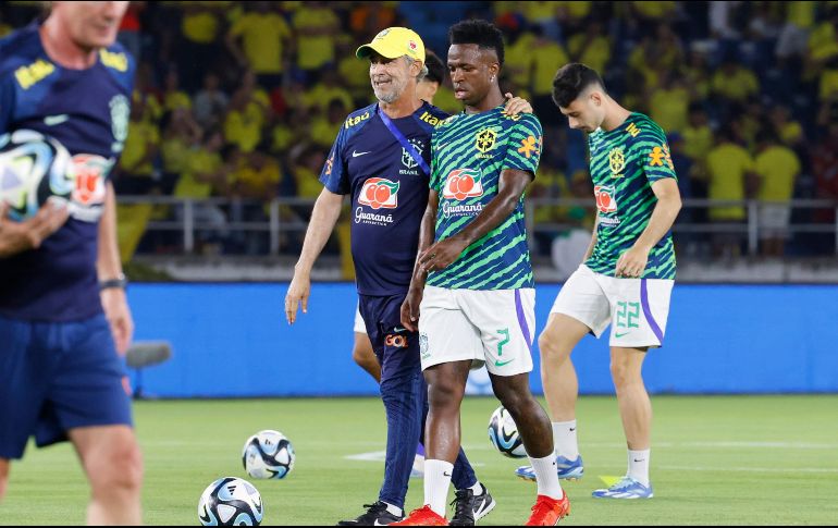 Vinicius Jr. se retiró del campo de juego tras sufrir una lesión. EFE/ M. Castañeda.