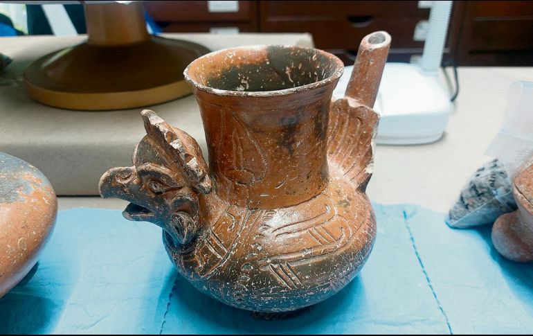 Entre el material encontrado durante las obras de El Tren Maya destacan piezas cerámicas completas, así como fragmentos. EFE