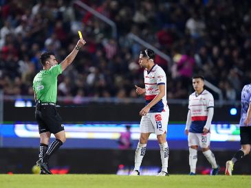 El posible penal que no marcaron a favor de Guadalajara pudo haber significado el 3-0 momentáneo para el conjunto tapatío. IMAGO7.