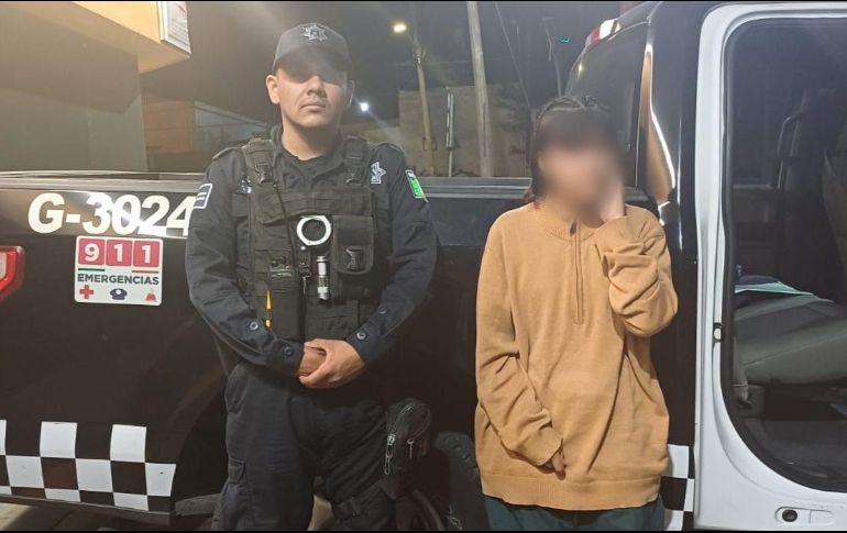 La menor fue llevada de regreso con su madre. ESPECIAL/ Policía de Guadalajara