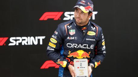 Aunque apenas se han corrido cuatro carreras en lo que va de la temporada, se ha rumorado todo tipo de situaciones en torno a Checo Pérez y su continuidad en Red Bull. EFE / A. Pavevski