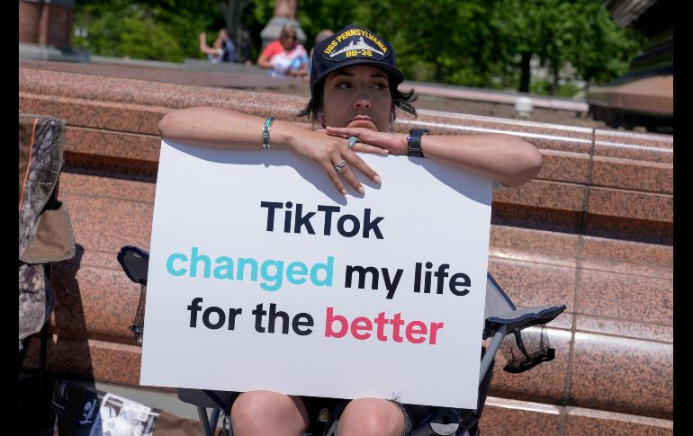 TikTok buscará revertir la ley que lo obliga a vender sus acciones en EU, ya que no tiene intenciones de hacerlo. (AP / Mariam Zuhaib)