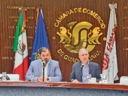 Los autores Rodrigo Solá (izquierda) y Guillermo Velasco acudieron ayer a las instalaciones de la Canaco para dar a conocer los resultados de la encuesta. EL INFORMADOR/ J. Velazco