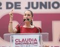Acompañada de Clara Brugada, la candidata criticó a sus adversarios políticos en el marco de la celebración nacional. EL UNIVERSAL