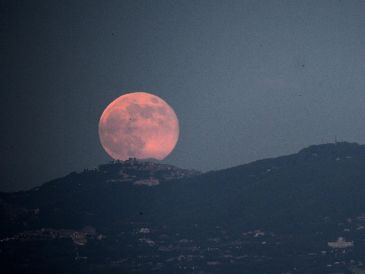 El viernes a las 19:07 horas brillará en el cielo la sexta luna llena del 2024. AFP/Archivo