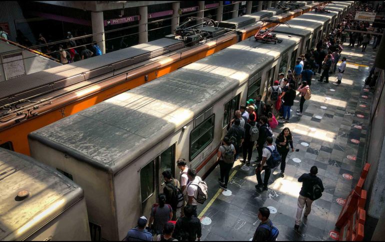 Debido a las lluvias, el Sistema de Transporte Colectivo Metro de la Ciudad de México reporta mayores tiempos de espera. SUN/ARCHIVO