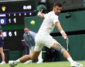 Novak Djokovic no mostró debilidad en su rodilla recién operada. EFE/N. Hall