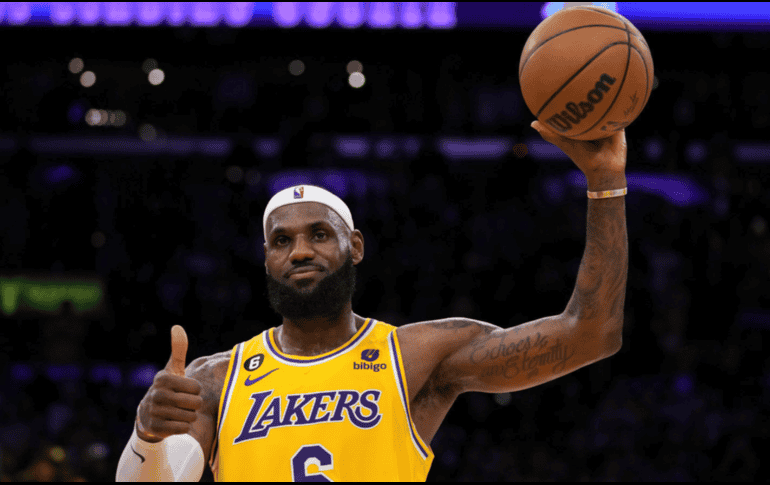La estrella de la NBA, LeBron James, llegó a un acuerdo con Los Angeles Lakers. AP / ARCHIVO