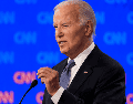El Presidente Joe Biden durante un el debate presidencial organizado por CNN con el candidato presidencial republicano, Donald Trump. AP/Foto de G. Herbert